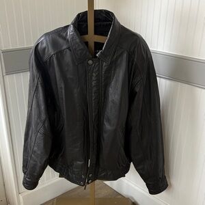 Wilsons Vintage 90s Leather Black Motorcycle Jacket. Size XL. Perfect Condition.